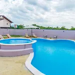 Сasa de vacaciones Bali Oasis Grand Wellness *